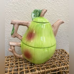 Rare, Vintage Teapot,Teapot For One, Ceramic Pear Teapot Certified International